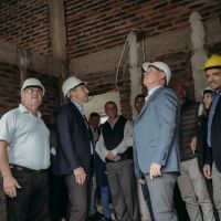 Frigerio recorri la obra de ampliacin del Centro de Salud Pancho Ramrez en San Salvador 