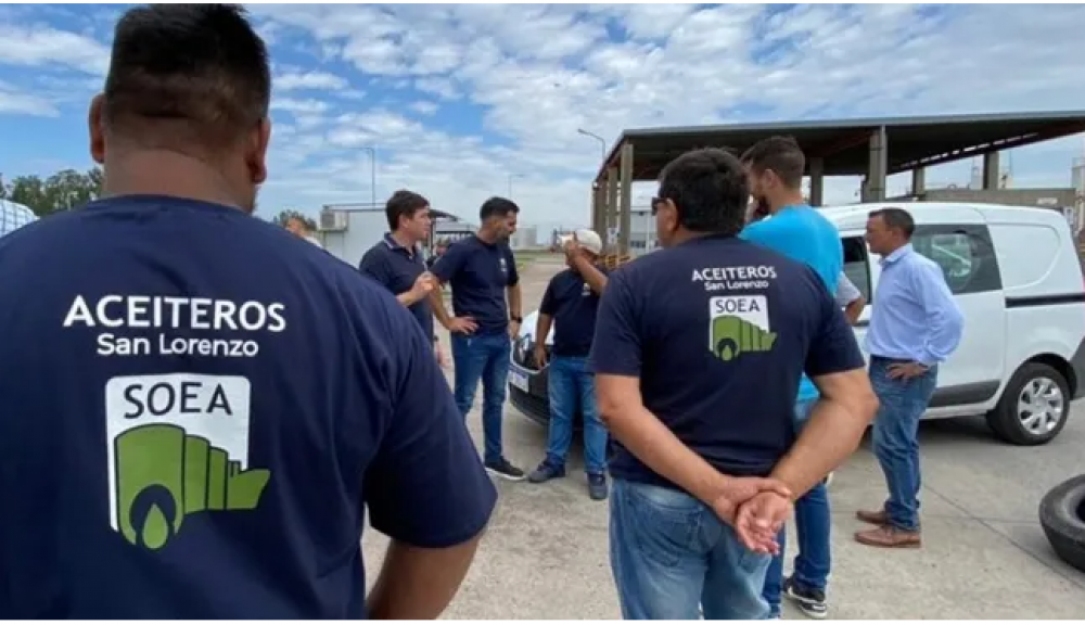 Los gremios de aceiteros levantaron la huelga en los puertos