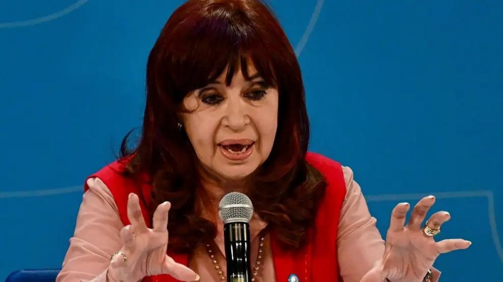 Cristina Kirchner llam a una reunin urgente del PJ para fijar postura sobre el DNU de deuda con el FMI