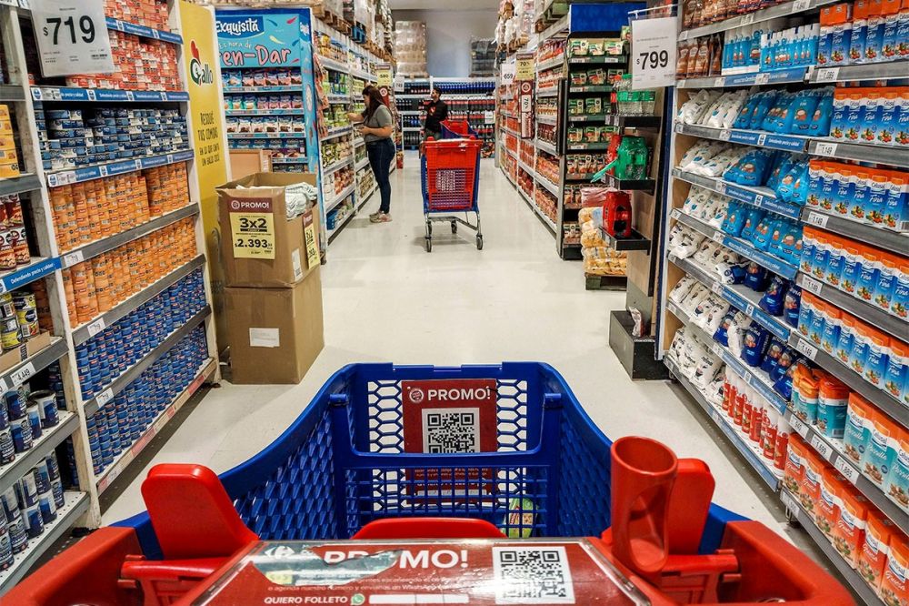 Tras la devaluacin, suben los precios de los productos bsicos en los barrios