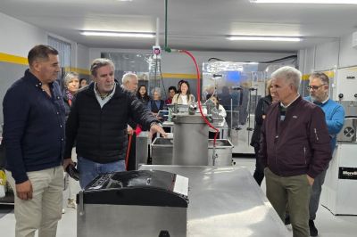 El Gobernador particip de la inauguracin de una fbrica de chacinados y quesos en Nogol