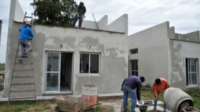 La crisis habitacional, afuera del radar del FMI y Milei: la nueva deuda agrava el ajuste en vivienda