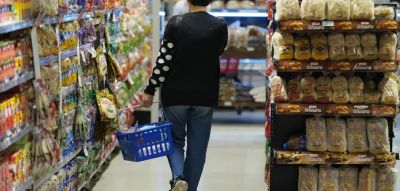 Freno en los alimentos: bajaron por primera vez tras once semanas de subas
