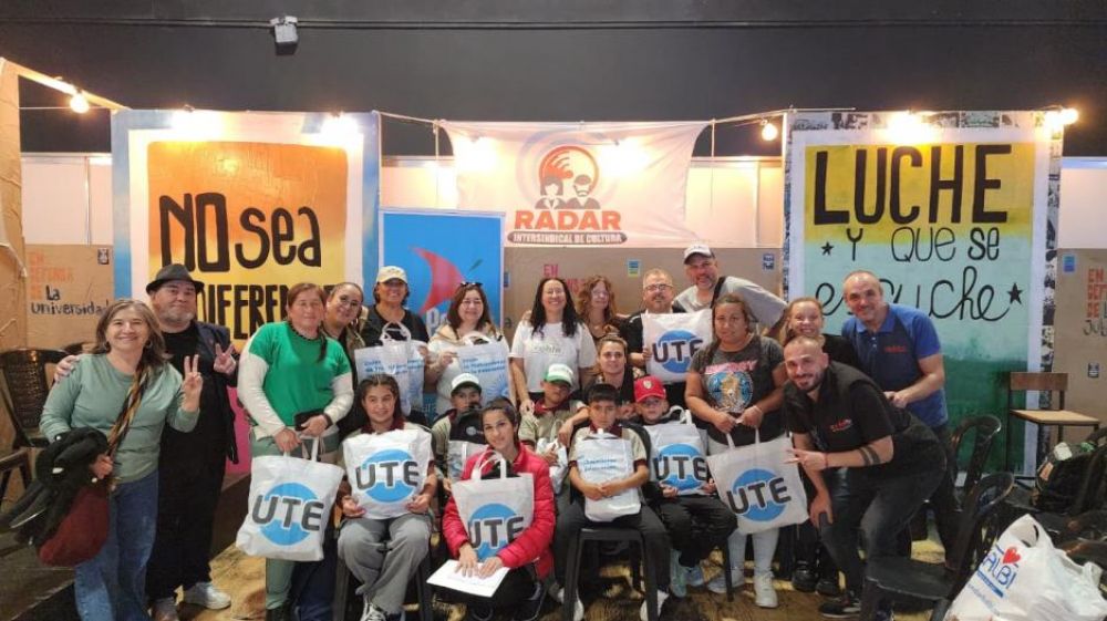 La UTE y los Metrodelegados acercan la cultura a estudiantes rurales en la Feria del Libro