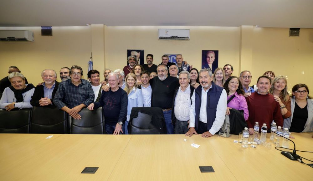 Kicillof respald a la CGT: El punto de partida para ponerle freno a Milei es el movimiento obrero
