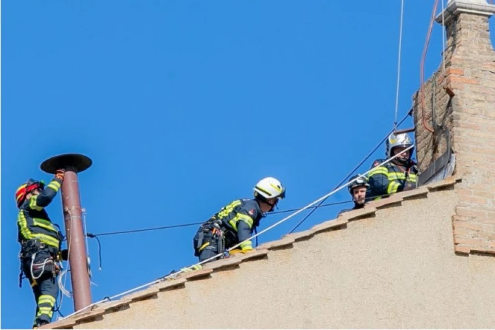 Instalan la chimenea por donde saldr la 