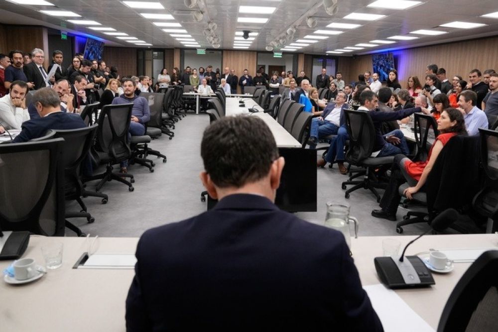 $LIBRA: con ayuda de los radicales con peluca, el Gobierno logr dilatar el arranque de la comisin investigadora