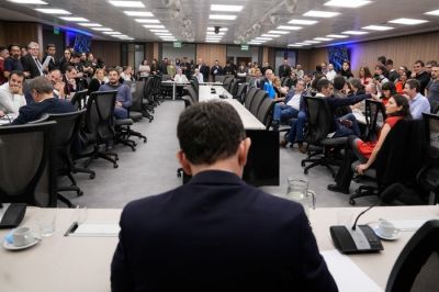 $LIBRA: con ayuda de los radicales con peluca, el Gobierno logr dilatar el arranque de la comisin investigadora