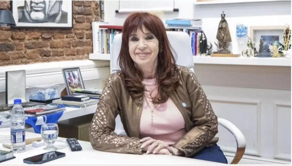 Kicillof saca cuentas y baraja un camino enfrentado al eje Patria-Cmpora