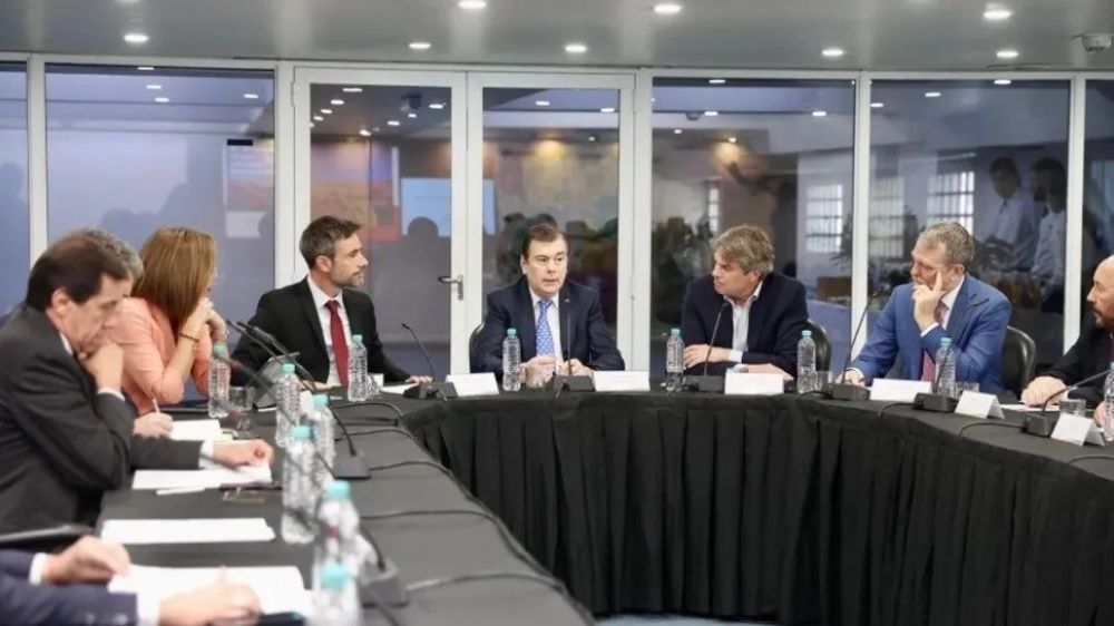 Gobernadores de diverso signo se renen en Entre Ros para evaluar el impacto de las medidas econmicas de Milei