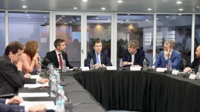 Gobernadores de diverso signo se renen en Entre Ros para evaluar el impacto de las medidas econmicas de Milei