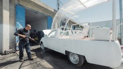 El Papamvil de la Paz: El ltimo regalo del Papa Francisco a Gaza