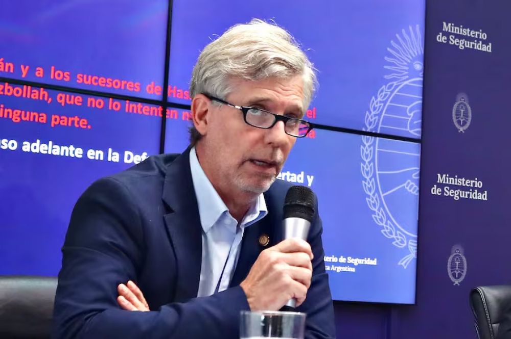 El Gobierno decret otro aumento en los fondos para la SIDE y una ampliacin de gastos reservados