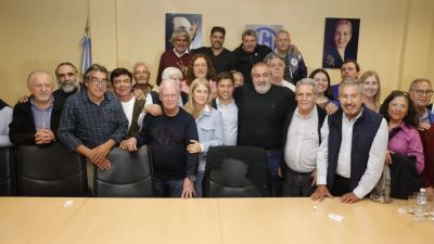 Dirigentes de la CGT y del peronismo bonaerense buscan 