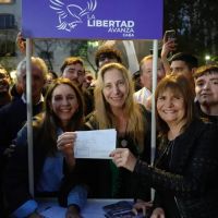 Sin Manuel Adorni y con poca convocatoria, Patricia Bullrich se afili a LLA con un show en Recoleta