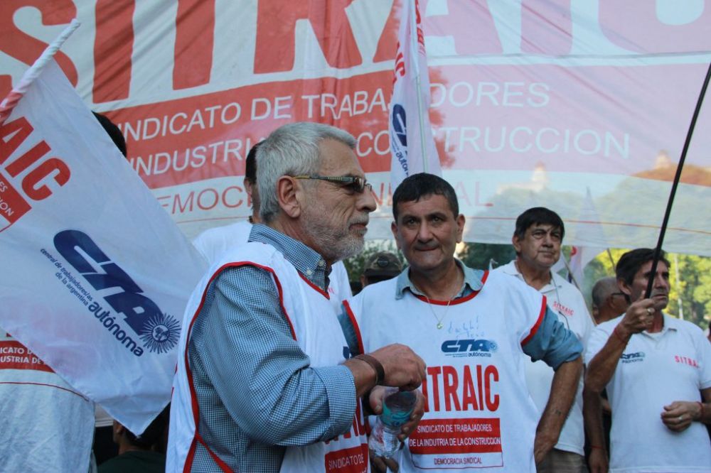 Ms horas, menos salario: el pluriempleo se impone en la construccin y el Sitraic alerta por el colapso del tiempo de vida