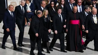 Javier Milei viaja al Vaticano para invitar a Len XIV a venir a Argentina