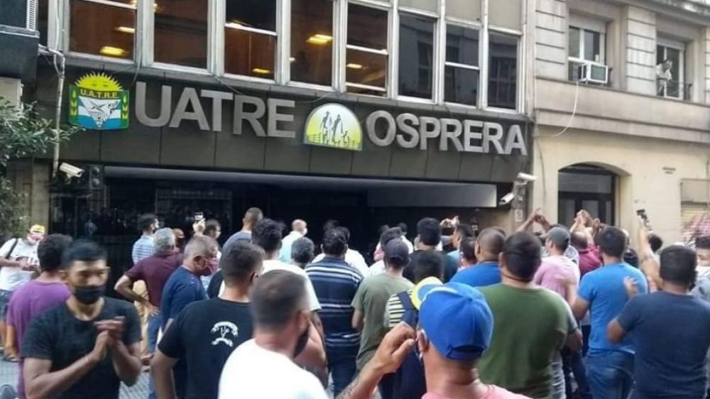 El Gobierno acelera, manda a desalojar a Voytenco y a la conducción de la UATRE y alista una denuncia que podría llegar hasta a Alberto Fernández