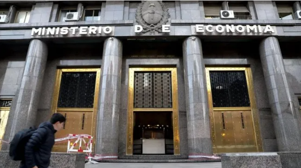 El Tesoro nacional sale a renovar $8 billones a la espera del resultado de la inflacin de abril