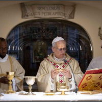El Papa Len XIV: Misa en las Grutas Vaticanas y oracin ante las tumbas de los Papas