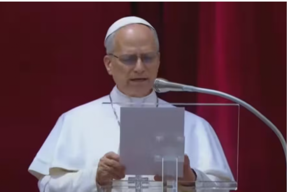 Nunca ms la guerra!, el grito de Len XIV en su primera aparicin dominical ante 100.000 fieles e inmenso entusiasmo