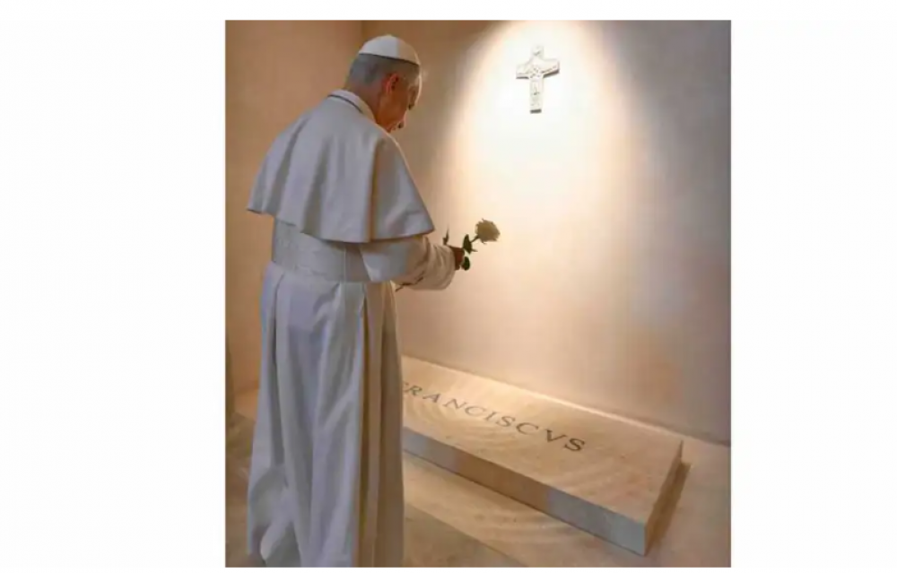 El Papa visit la tumba de Francisco y pidi recoger su valiosa herencia