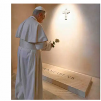 El Papa visit la tumba de Francisco y pidi recoger su valiosa herencia