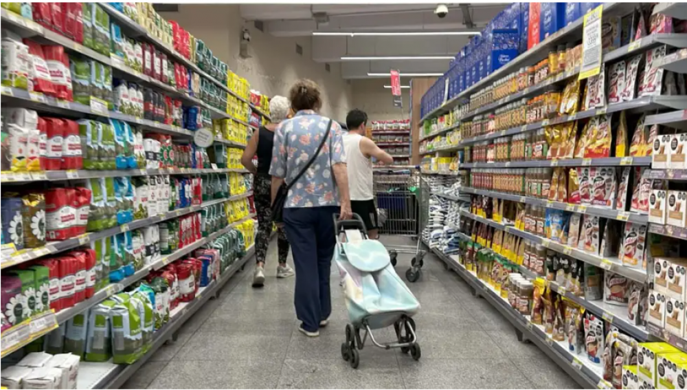 Dos salarios mnimos cubren 8 das de gastos de una familia