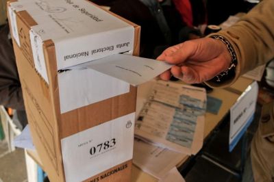 Elecciones 2025: Cuatro victorias oficialistas con baja participación y una LLA que buscó colarse en los festejos