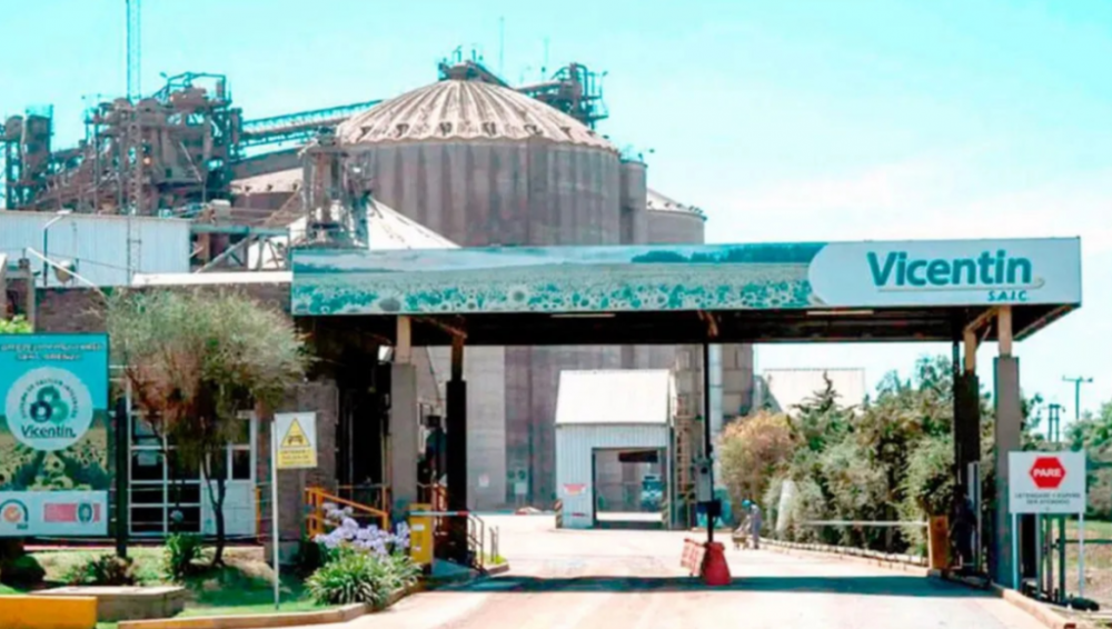 Vicentn: aceiteros celebraron el salvataje pero piden que los salarios adeudados sean prioridad