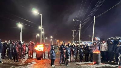 Fábricas paralizadas y manifestaciones en Tierra del Fuego por el incentivo a la importación de celulares
