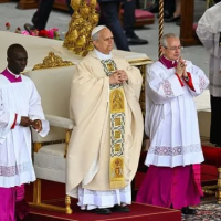 En su misa de asuncin, el papa Len XIV record a Francisco y llam a la paz y a cuidar a los pobres
