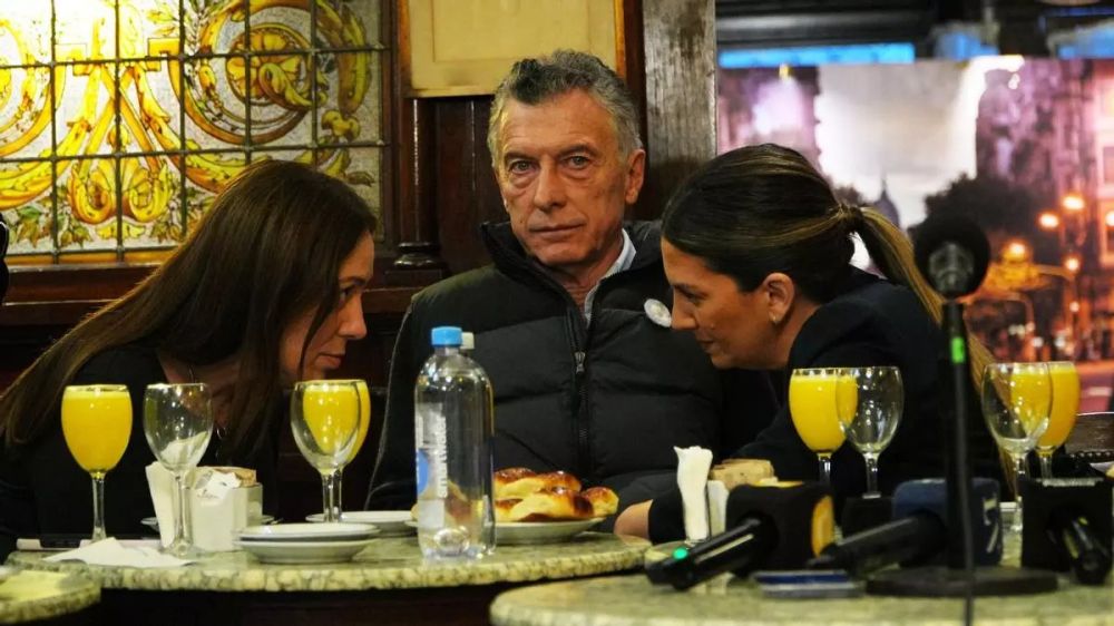 El macrismo en el precipicio y el kirchnerismo en la banquina