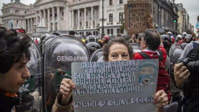 Equiparar la edad jubilatoria de hombres y mujeres y eliminar los 30 aos de aportes, el plan que escuchan en el Gobierno