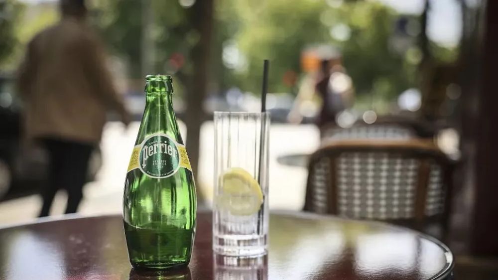 Francia: denuncian que el Gobierno encubri prcticas ilegales de Nestl con agua mineral