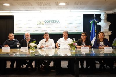 Escala la guerra por el gremio de los peones rurales: Petroni le bajó el contrató de la ART y lo intimó a desalojar, pero Voytenco dice que va a resistir dentro de las instalaciones de la UATRE