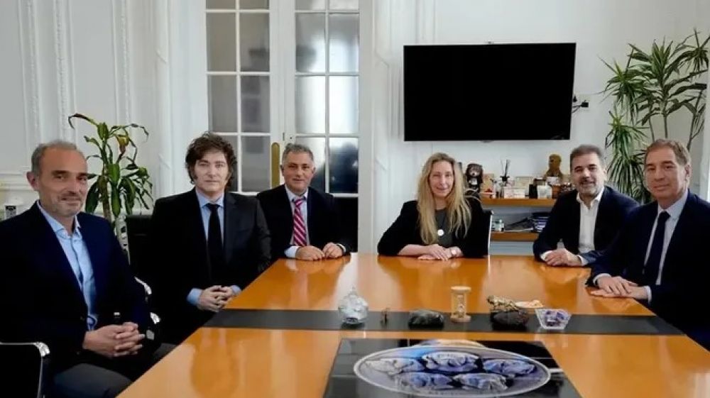 Reflotan acto de Javier Milei en la provincia de Buenos Aires con enviado del PRO al búnker de La Libertad Avanza