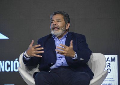 Luego de perder fuerte contra la inflación, la UOCRA busca esquivar el cepo paritario del Gobierno con charlas por fuera de la Secretaría de Trabajo