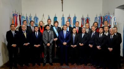 Pacto de Mayo: apenas una foto en Tucumn que no gener debates sobre impuestos y coparticipacin