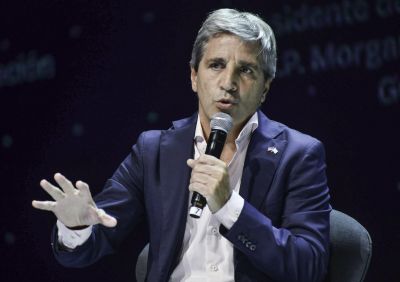 A la caza de dlares, Caputo acepta prorrogar la baja de algunas retenciones