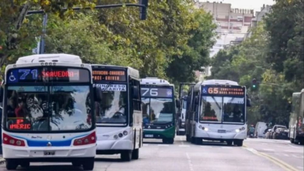 Sorpresivo golpe al bolsillo: el Gobierno aument el boleto de colectivos