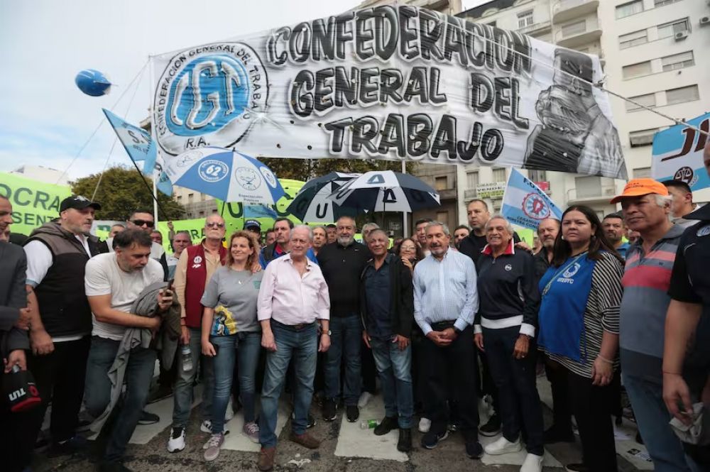 La CGT ir a la Justicia para intentar frenar el decreto de Milei que limita el derecho a huelga