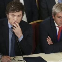 Fuga libre: voraz de dlares, Caputo acelera negocios por mano propia