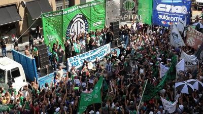 CTA se le adelanta a la CGT y busca frenar el DNU que limita el derecho a huelga
