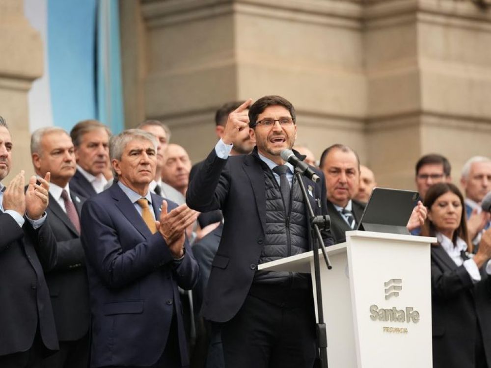 Pullaro encabez el acto por el 25 de Mayo y pidi ms federalismo: 