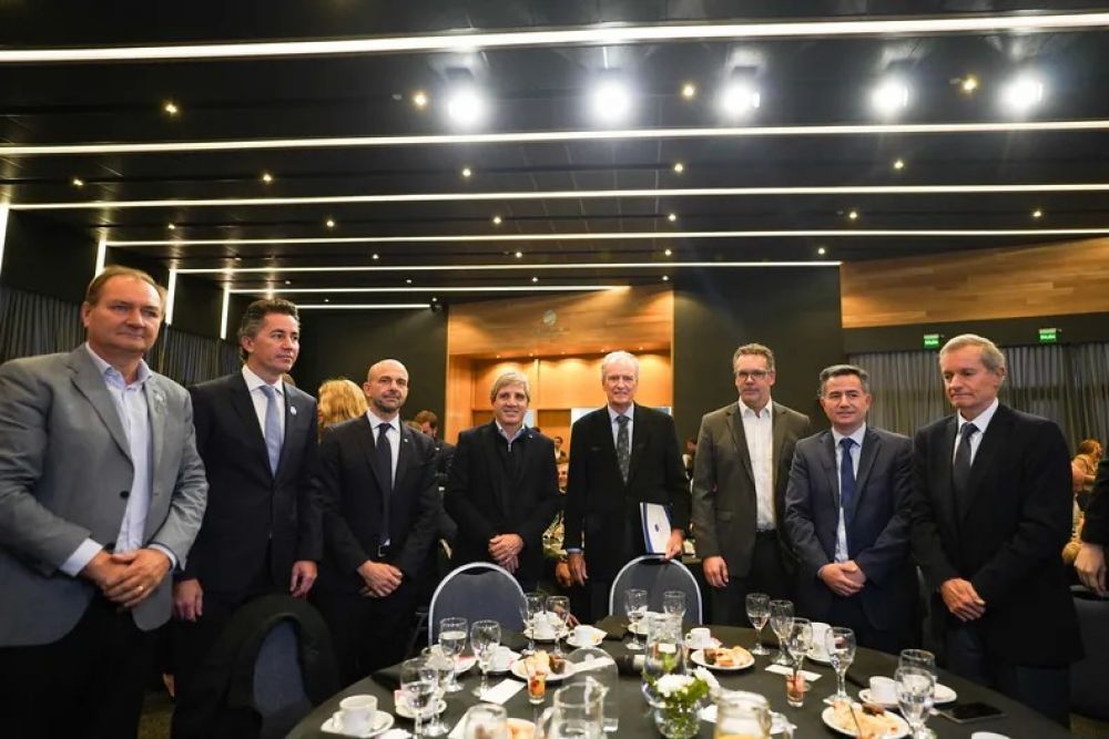 Toto Caputo sabore el viraje al violeta del Crculo Rojo en Crdoba, donde reinaba Mauricio Macri