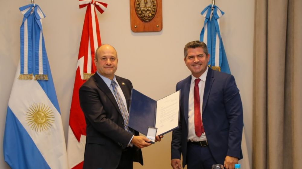 Orrego se reuni con el embajador de Canad en Argentina