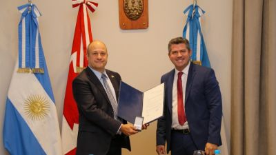 Orrego se reuni con el embajador de Canad en Argentina