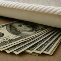 Dólares: estiman que podrían salir del colchón unos u$s16.000 millones