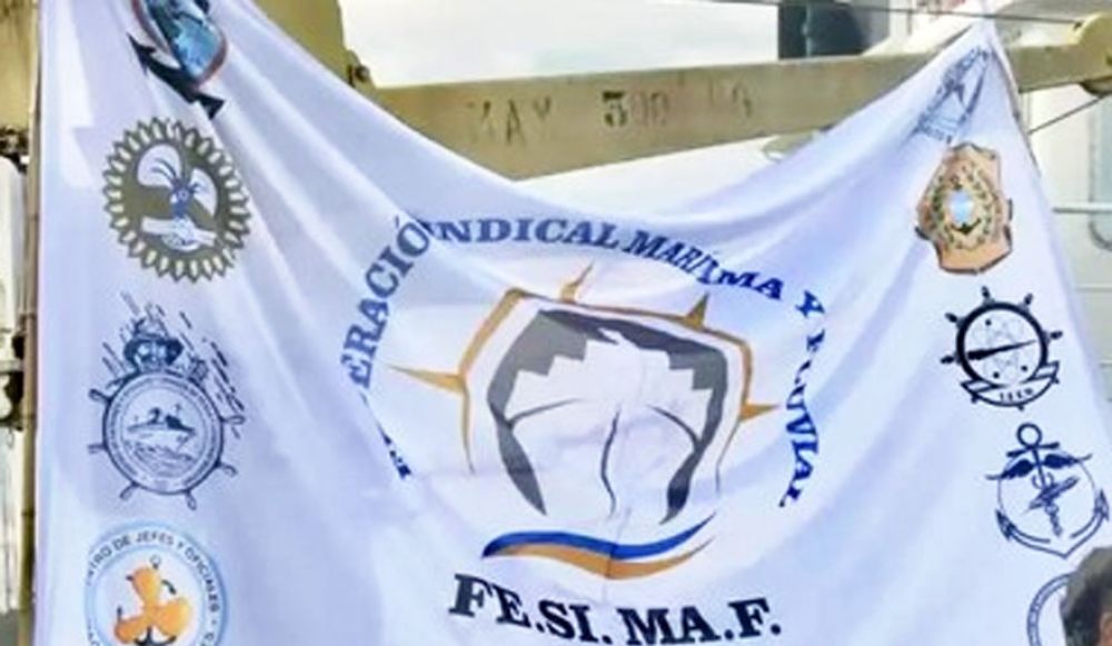Gremios fluviales iniciaron paro total de actividades contra la desregulacin del sector
